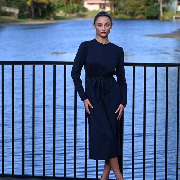 DEVORAH'S SECRET Navy Blue Modest Midi Dress 100% Cotton - Picture 2 of 3